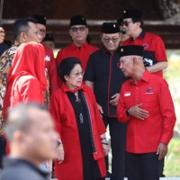Megawati Ziarahi Makam Ayahanda, Ketua PDIP Jatim: Renungkan Kembali Nilai Perjuangan Bung Karno