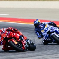 Marc Marquez Tercepat di Sesi Warm-Up MotoGP Aragon 2025, Alex Marquez Tempel Ketat
