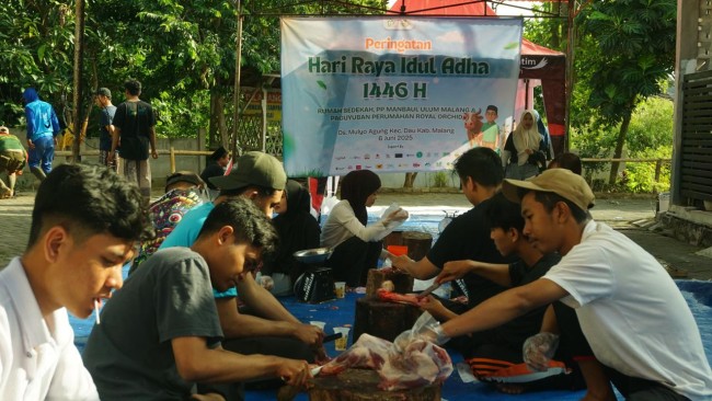 Proses pemotongan hewan kurban. (Foto: istimewa)