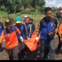 Diduga Jatuh Saat Mandi di Sungai, Korban Ditemukan Tewas Mengapung