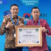 Sukses Mentransformasi BUMD Air Minum, Wali Kota Malang Raih Penghargaan IWWEF 2025
