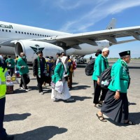 Kloter 1 Debarkasi Haji Surabaya Tiba di Tanah Air, 379 Jemaah Mendarat dengan Selamat