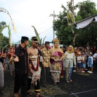 Perkuat Identitas Bumi Angklung Desa Singojuruh Banyuwangi Gelar Kirab Budaya