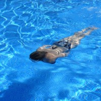 Stop Kebiasaan Pipis di Kolam Renang, Ini Bahaya yang Mengintai
