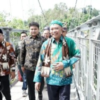 Jembatan Gantung Penghubung Desa Gayam-Lanas Diresmikan, Warga Sambut Antusias Komitmen Pemkab Bondowoso Bangun Infrastruktur
