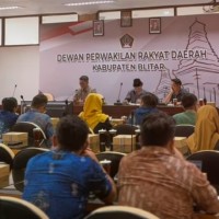 Komisi III DPRD Blitar Fasilitasi Dialog Petani dan Penambang: Mencari Titik Temu antara PAD dan Kelestarian Lingkungan