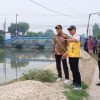 Bupati Subandi Susuri Sungai, Upaya Meminimalisasi Banjir di Kawasan Tanggulangin dan Candi