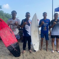 Selancar Ombak Banyuwangi Sumbang Empat Medali dalam Porprov Jatim IX