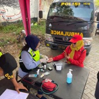 Puluhan Warga Manfaatkan Layanan Kesehatan Polres Batu di CFD KWB