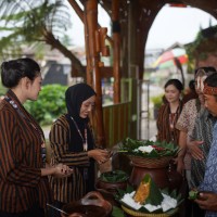 Membawa Pulang Rasa yang Terlupa dengan Wedhangan