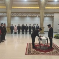 Kembali Lakukan Pelantikan, Bupati Jember Serahkan 5 SK Pejabat Eselon 2