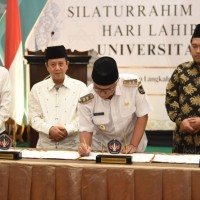 Gus Qowim Apresiasi Peluncuran Buku Sejarah 42 Tahun UNISKA Mengabdi