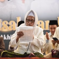 Sambut Awal Tahun 1.447 Hijriah, Mbak Wali Bersama 27 Ribu Warga Kediri Ikuti Istigasah dan Doa Bersama