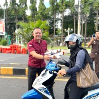 Dukung Upaya Nasional P4GN, Rutan Situbondo Lakukan Aksi Penyebaran Brosur Anti-Narkotika