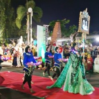 Ribuan Warga Meriahkan Pawai Lampion 1 Muharram 1447 H Situbondo Islamic Culture