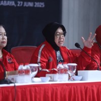 Risma Is Back, Ingatkan Potensi Nyata Tsunami di Laut Selatan Jawa Timur