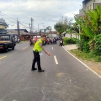 Terlalu Berhaluan saat Mendahului Kendaraan, Pikap Tabrak 2 Pelajar