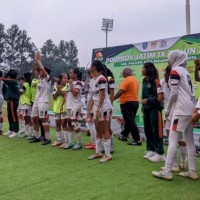 Taklukkan Kota Malang, Sepak Bola Putri Kota Batu Raih Emas di Kandang Sendiri