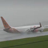 Viral Pesawat Batik Air Mendarat Miring di Bandara Soetta, Kok Bisa? 