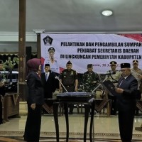 Jaga Arah Pembangunan, Bupati Blitar Lantik Khusna Lindarti sebagai Pj Sekda