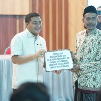 Puguh DPRD Jatim Salurkan Bantuan Saat Berkunjung ke Dapil, Komitmen Dukung Infrastruktur Sekolah di Malang Selatan