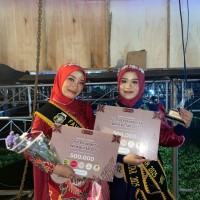 Tak Sekadar Finalis, Dua Mahasiswi Unisba Raih Gelar Favorit dan Persahabatan di Putri Batik Blitar 2025
