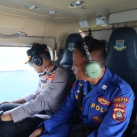 Polda Jatim Kerahkan Kapal Patroli Polairud dan Helikopter Cari Korban Kapal Tenggelam KMP Tunu Pratama Jaya