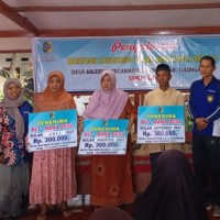 Penyaluran BLT DD di Desa Balerejo Tulungagung, Kades Ajak Warga Tingkatkan Gotong Royong