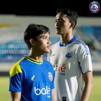 Arema FC Luncurkan Jersey Anyar Musim 2025/2026, Usung Semangat Sejarah dan Gairah Baru