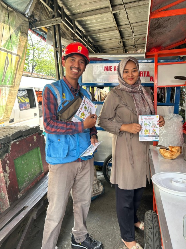 sosialisasi oleh PLN ULP Singosari kepada pelaku usaha mengenai bahaya listrik demi keselamatan. (Foto: istimewa)
