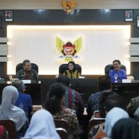 Beri Pelayanan Bagi Kelompok Rentan/Disabilitas, Mbak Wali Buka Sosialisasi Etika Petugas Layanan
