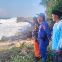 Pencarian Pelajar Hilang saat Mancing di Watu Lepek Terkendala Angin dan Ombak