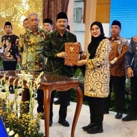 Menteri Sosial RI dan Bupati Banyuwangi Tanda Tangani  Nota Kesepahaman Pelaksanaan Sekolah Rakyat