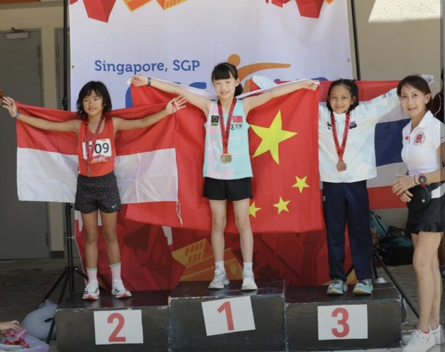 Para pemenang kompetisi UIPM Global Laser-Run City Tour Singapore 2025 kategori U11 Girl. (Foto: istimewa)