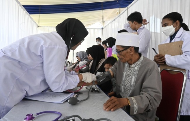 PENMAS FIKES UB 2025 juga menggelar cek kesehatan gratis di Desa Clumprit, Kecamatan Pagelaran, Kabupaten Malang. (Foto: istimewa)
