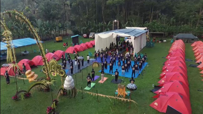 Suasana Religi Camp IV di Lapangan Sumber Beji, Desa Bumiharjo, Kecamatan Glenmore. (Foto: istimewa)