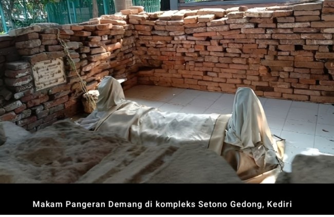Makam Pangeran Demang di kompleks Setono Gedong, Kediri