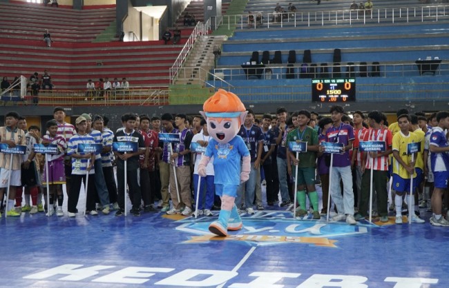 Maskot ajang futsal pelajar Piala by.U Kediri Series 2025 resmi digelar di GOR Jayabaya Kediri pada Jumat (15/8/2025). (Foto: istimewa)