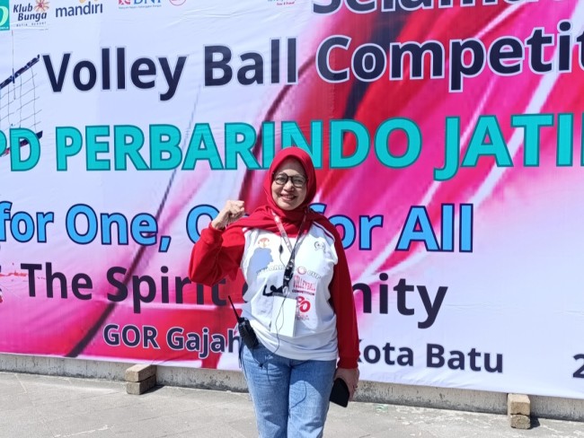 Ketua Panitia Volleyball Competition Perbarindo Cup 2025, Suati Rakhmawati (foto: Hendra Saputra/JatimTIMES) 