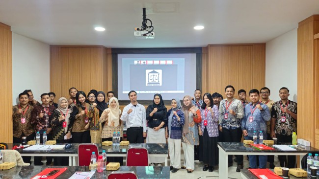Foto bersama peserta Diklat Paralegal Tersertifikasi Batch XIV Tahun 2025, Sabtu (30/8/2025). (Foto: istimewa)