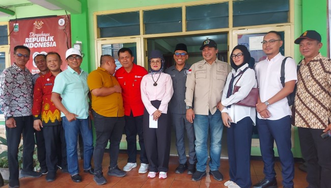 Foto bersama. 