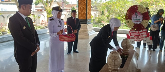Bu khofifah