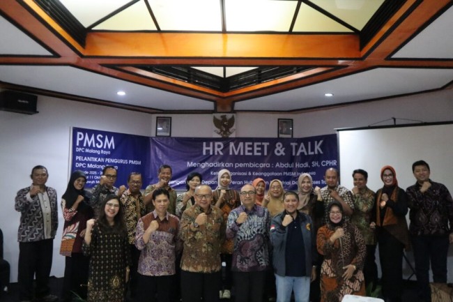 Foto bersama para pengurus Perhimpunan Manajemen Sumber Daya Manusia Indonesia (PMSM) Malang Raya 2025-2028. (Foto: istimewa)