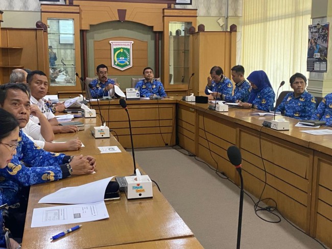 Persiapan tim Disparbud Kabupaten Malang menyambut tim penilai. (Foto: ist)