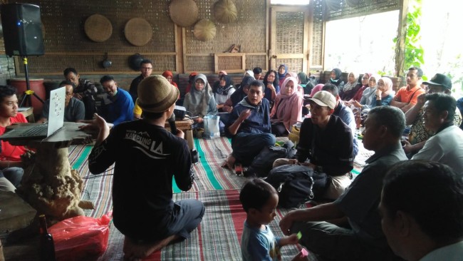 Momen warga berembug di Desa Wisata Sumberdem di Kecamatan Wonosari. (Foto: ist)