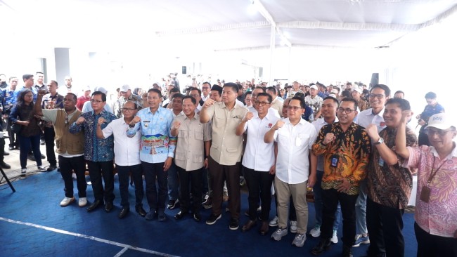 Menko PKP Maruarar Sirait bersama Wali Kota Malang Wahyu Hidayat dan Wasekjend DPP REI Tri Wedianto.(Foto: Riski Wijaya/MalangTIMES).