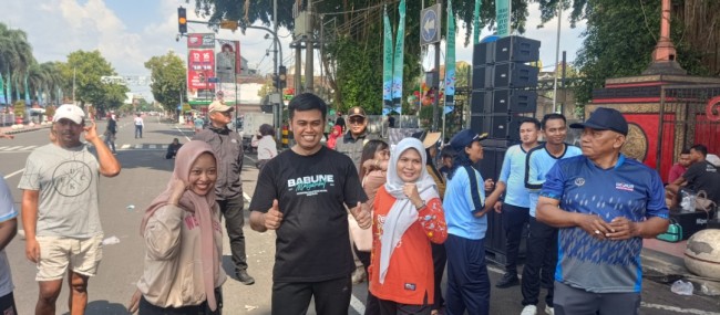 Ibin dan warga