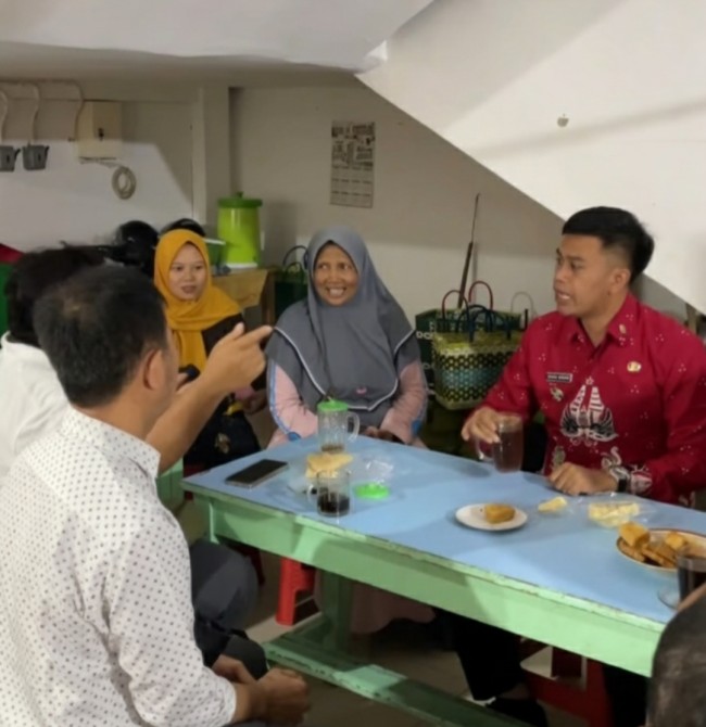 Mas Ibin di warung