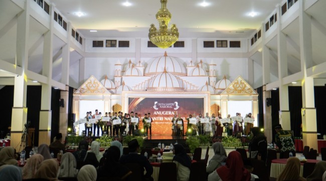 Suasana Puncak Penganugerahan Duta Santri Nasional 2025. (Foto: ist)