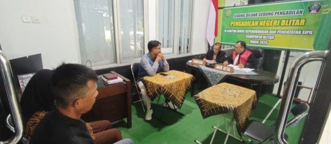 Sidang di tempat